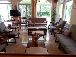 Karis Hotel - Coin salon dans le hall