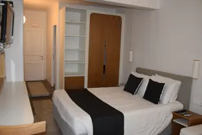 Amaze Suites - Værelse