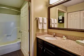 Staybridge Suites Madison - East by IHG - Badezimmer
