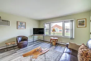 Cozy Couples Escape in Homewood: Pets Welcome! - Interior