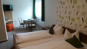 Hotel garni zur Linde - Værelse
