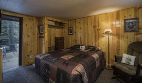 Swiftcurrent Lodge - Room