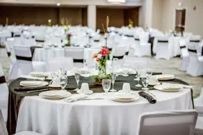 DoubleTree by Hilton Huntington - Restaurant
