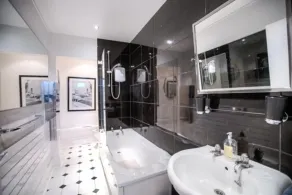 Beautiful 2 bedroom apartment on Abbey Road - Bad