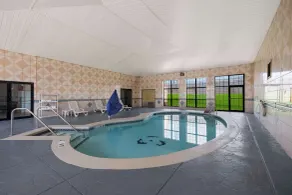 Quality Inn & Suites Oklahoma City North - Piscine