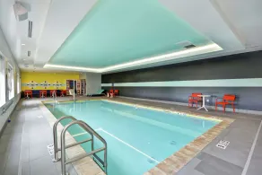 Tru by Hilton Chicopee Springfield - Piscine