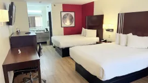  Ramada by Wyndham San Antonio Near SeaWorld/Lackland AFB - Zimmer