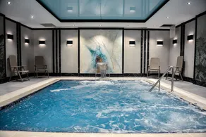 DoubleTree by Hilton Afyonkarahisar - Piscina