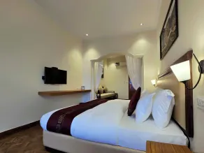 Shimla Golf Resorts - Habitación
