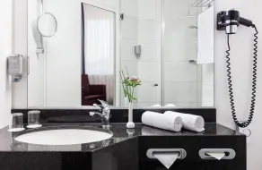 Hotel Freiburg City Center by Leonardo Hotels - Salle de bain