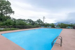 Howard Johnson by Wyndham Salem Hotel & Conference Center - Piscine