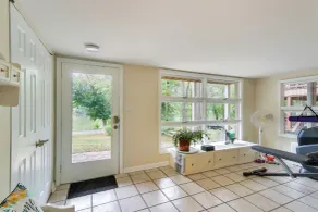 Peaceful Riverfront Retreat w/ Yoga & Art Studio! - Interiør
