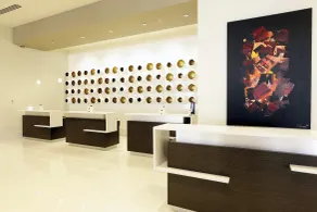 The Davenport Grand, Autograph Collection - Réception