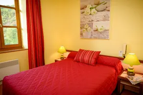 Logis Hôtels - Hostellerie des Lauriers - Hôtel et Restaurant - Værelse