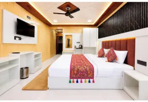 Sangeeta Prime Stay Nainital - Comfortable Rooms , Restaurant & Convenient Parking - Room