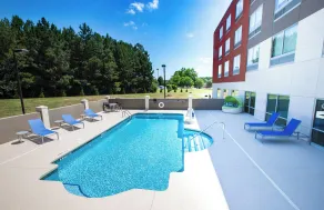 Holiday Inn Express & Suites Greenwood Mall by IHG - Basseng