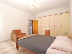 Apartment 539 - Room