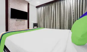 Treebo Madhuvan Grand - Room