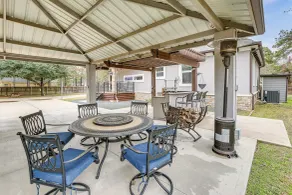 Pets Welcome: Home w/ Deck & Patio in Hockley! - Interiör