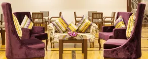 Velvet Clarks Exotica - Lobby sitting area
