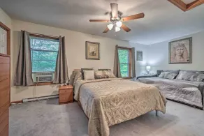 Pocono Lake Home w/ Game Room, Fire Pit & Hot Tub - Zimmer
