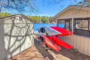 Lakefront Retreat w/ Kayaks, Grill, Fire Pit! - Interiør