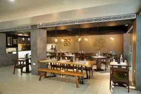 Purple Cloud Hotel - Restaurant