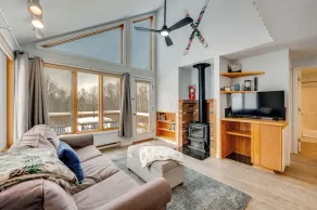 Sled, Ski & Hike! Mtn-view Condo in Thornton - Interiør