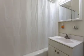 Rittenhouse GEM - Elevator, Gym, Location - Badrum