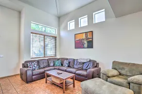 Cave Creek Retreat w/ Private Pool & Hot Tub! - Interiör