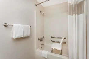 Days Inn by Wyndham Charleston - Salle de bain