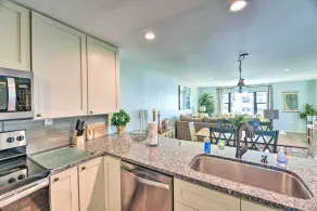 Summer Winds Resort Condo w/ Ocean Views! - Interiör