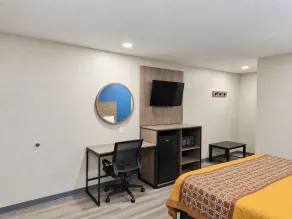 Richmond Inn & Suites Near Dayton I-70 - Værelse