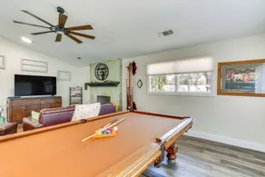 Quiet Redding Getaway ~ 7 Mi to Downtown! - Interiör