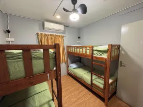 5 Minutes Airport Lodge - Room