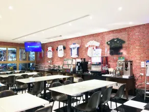 La Hotel-Baseball Theme Hall - Restaurant