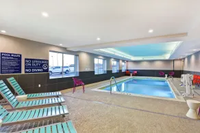 Tru by Hilton Richmond - Piscine
