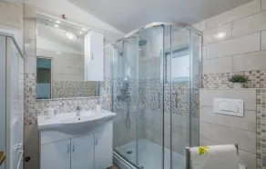 Awesome Home in Krk With Wifi and 2 Bedrooms - Bagno