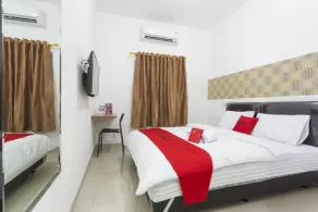 RedDoorz Plus @ Boulevard Residence BSD - Room