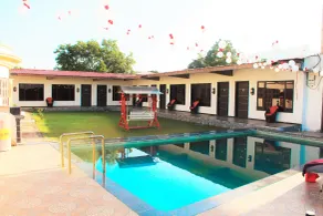 Lotus Resort - Pool