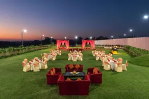 Nidhivan Sarovar Portico Vrindavan - Restaurant