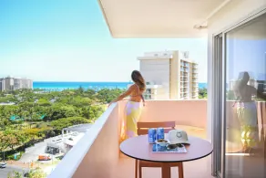  The Ambassador Hotel of Waikiki, Tapestry Collection by Hilton - Vue de la chambre
