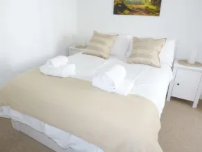 8 Cathedral Street - Room