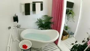 Okinawan. Sweet Home. T-8 - Bagno