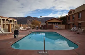 Oasis Inn & Suites 29 Palms Hotel Joshua Tree National Park - Piscine