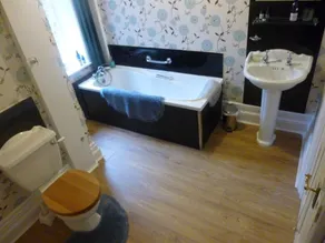 Lisle Combe - Bathroom