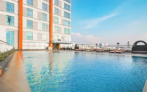 HARRIS Hotel & Conventions Bekasi - Pool