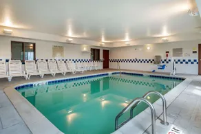 Comfort Inn & Suites Muncie Near University - Piscine