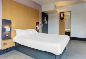 B&B HOTEL Reims Centre Gare - Rom