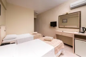 İleri Hotel & Apartments - Habitación